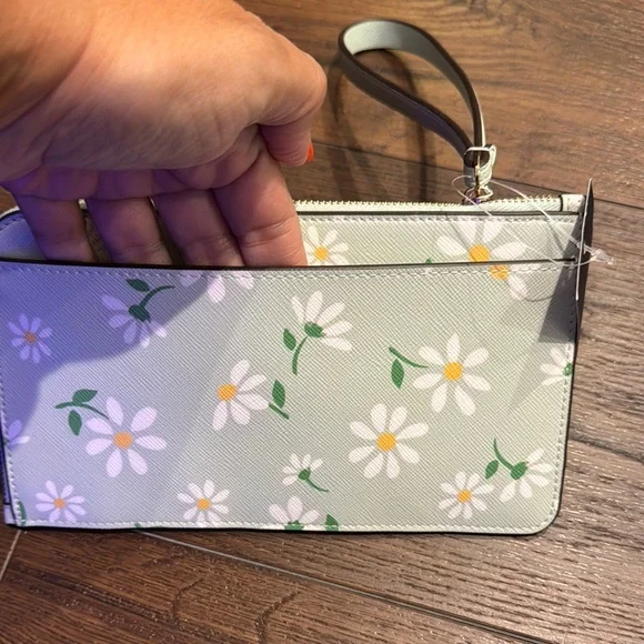 Kate Spade NWT Lucy Day Tripper Green Floral Medium Wristlet - Picture 5 of 6